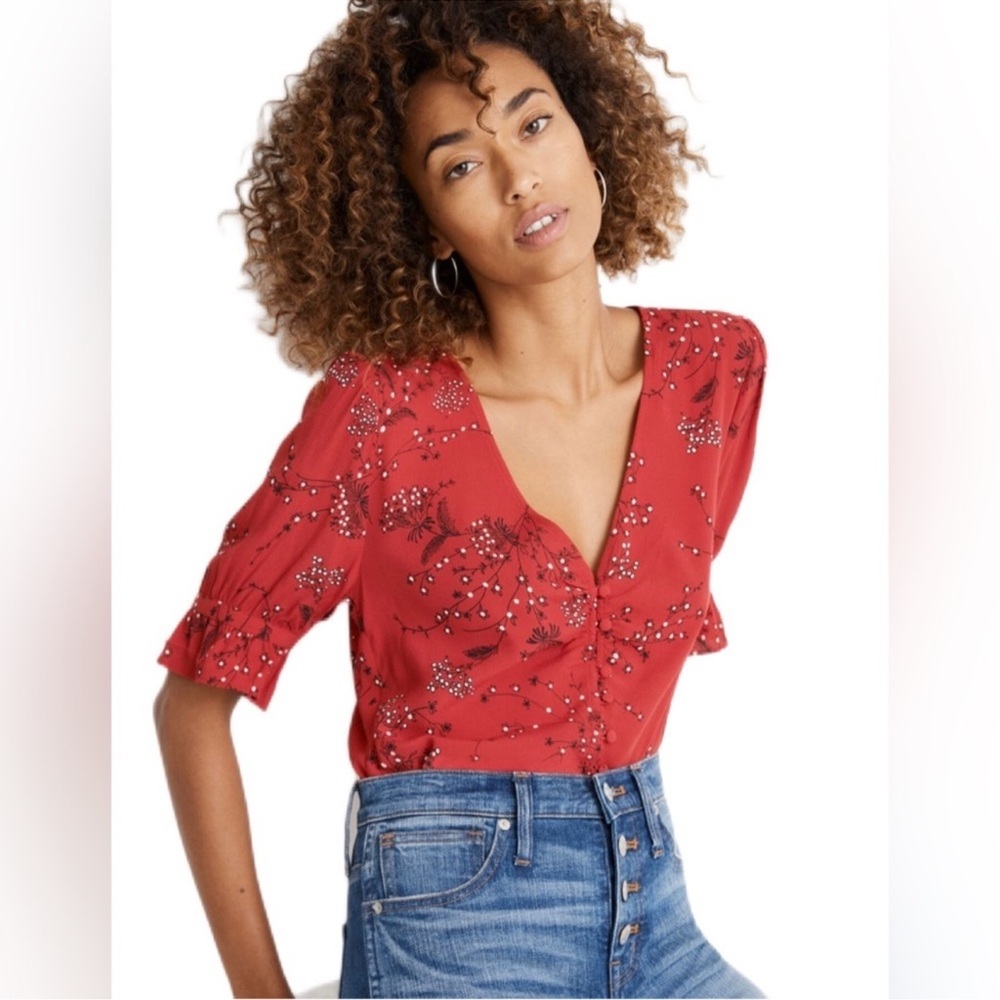 Madewell "Daylight" Top in "Windswept Floral" Red short sleeve ruffle blouse